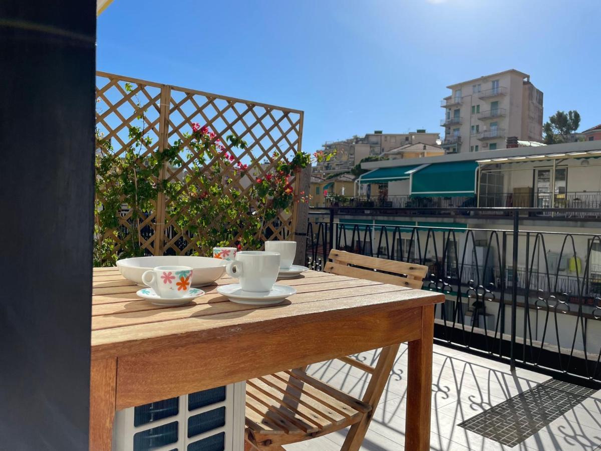 Wh - Cuore Home - Attico Monolocale Con Parcheggio Gratuito - 5 Minuti Dal Centro - Wifi San Remo Exterior foto